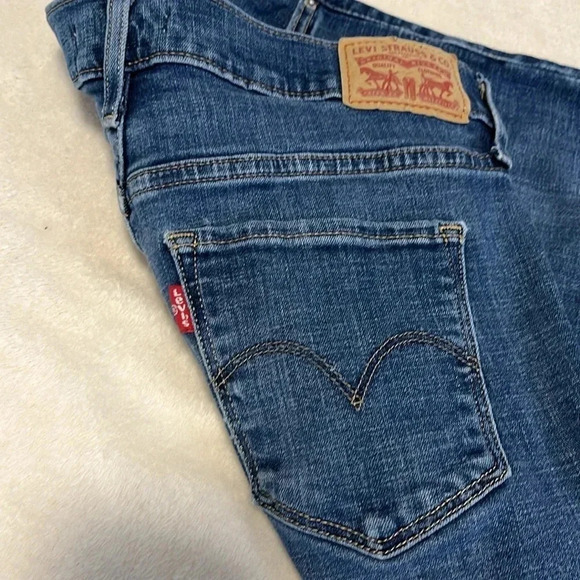 Levi Strauss and Company women’s size 28 waist 28 leg 30 Straight leg jeans - Picture 4 of 9